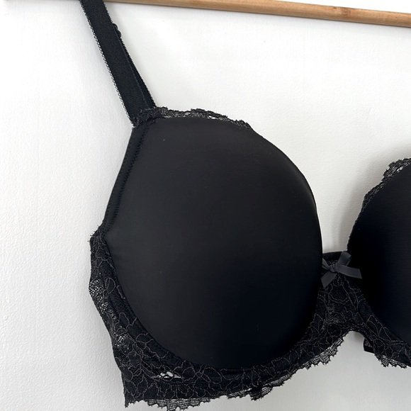 Victoria’s Secret Dream Angels Demi Bra - Picture 2 of 9